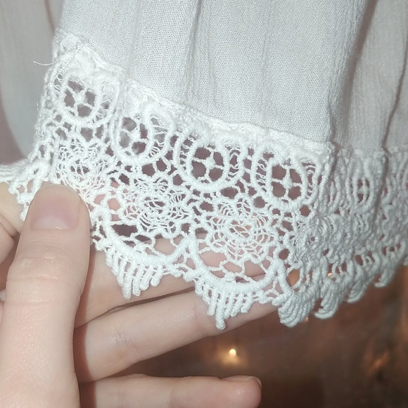 ✨OFF-THE-SHOULDER FLOWY TOP✨ - Picture 2 of 7